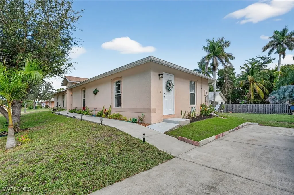 3920 10th Street N Naples FL 34103