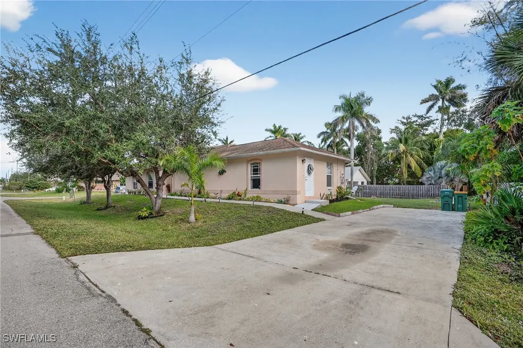 3920 10th Street N Naples FL 34103
