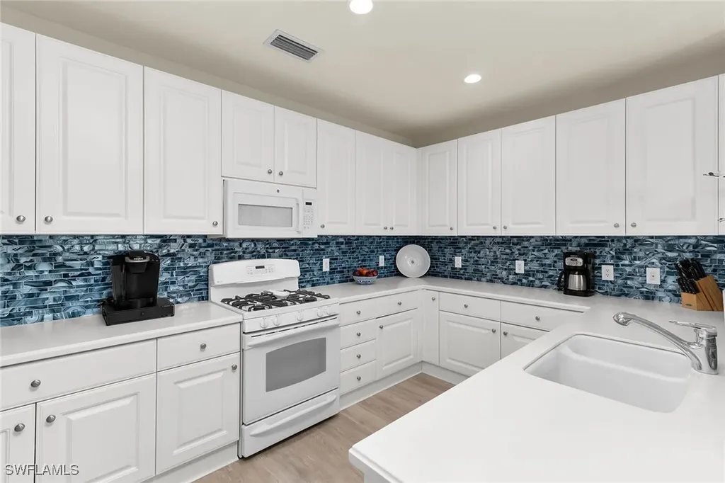 9205 Museo Circle Naples FL 34114