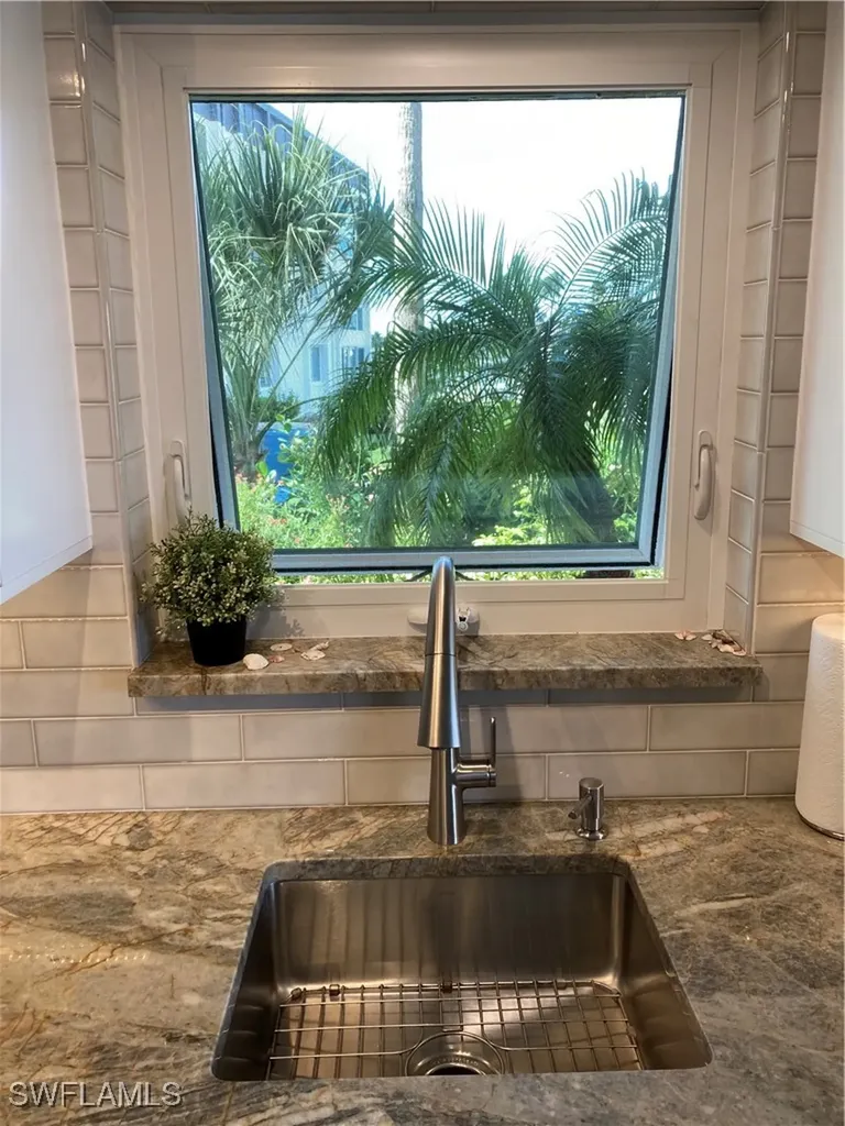 1910 Gulf Shore Boulevard N Naples FL 34102