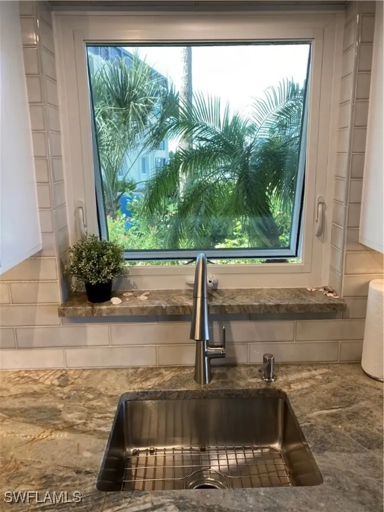 1910 Gulf Shore Boulevard N Naples FL 34102