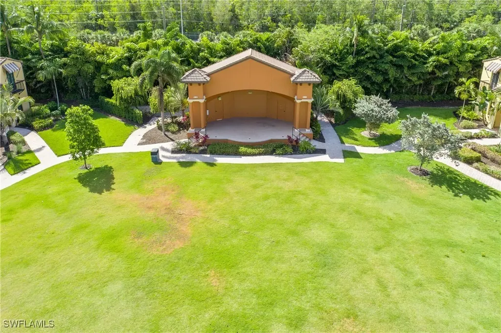 9108 Capistrano Street S Naples FL 34113