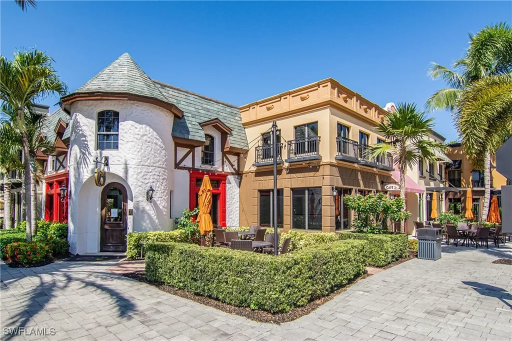 9108 Capistrano Street S Naples FL 34113