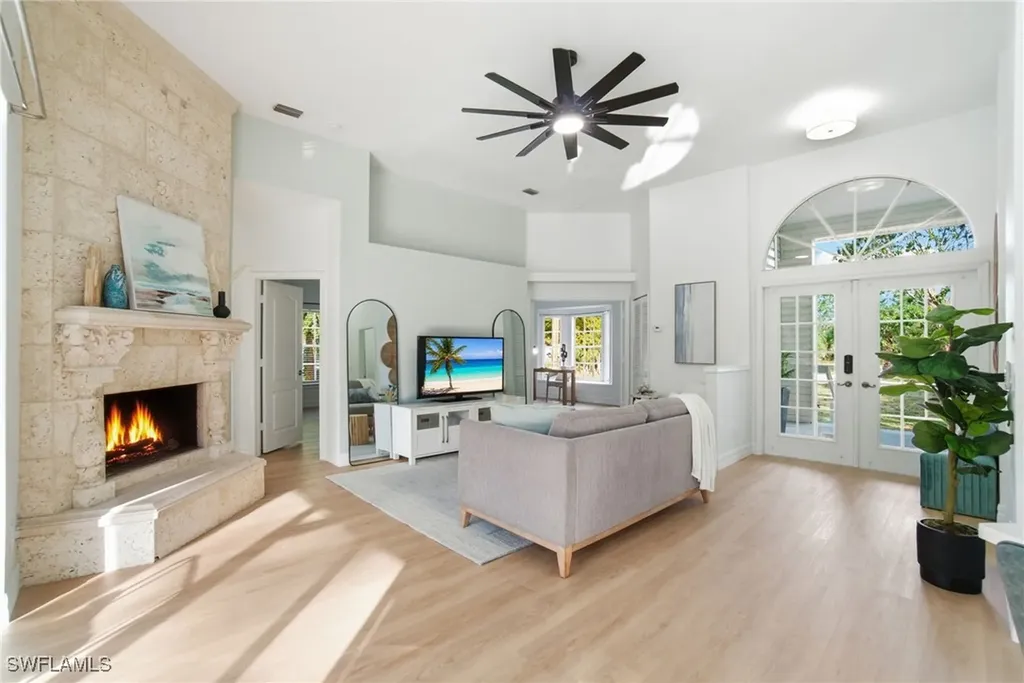 491 21st Street NW Naples FL 34120