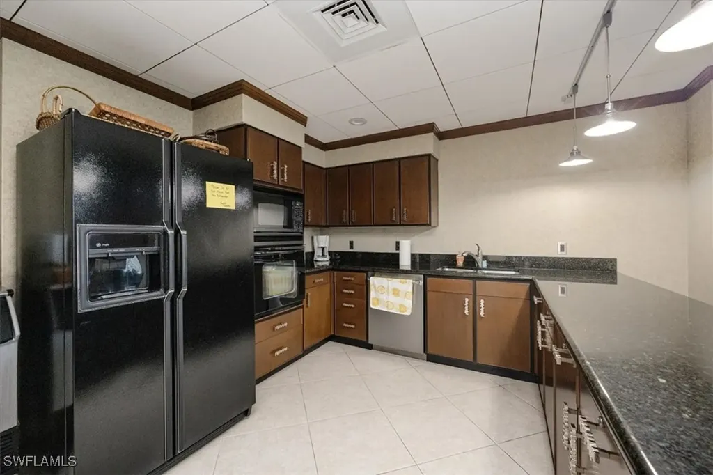 7515 Pelican Bay Boulevard Naples FL 34108