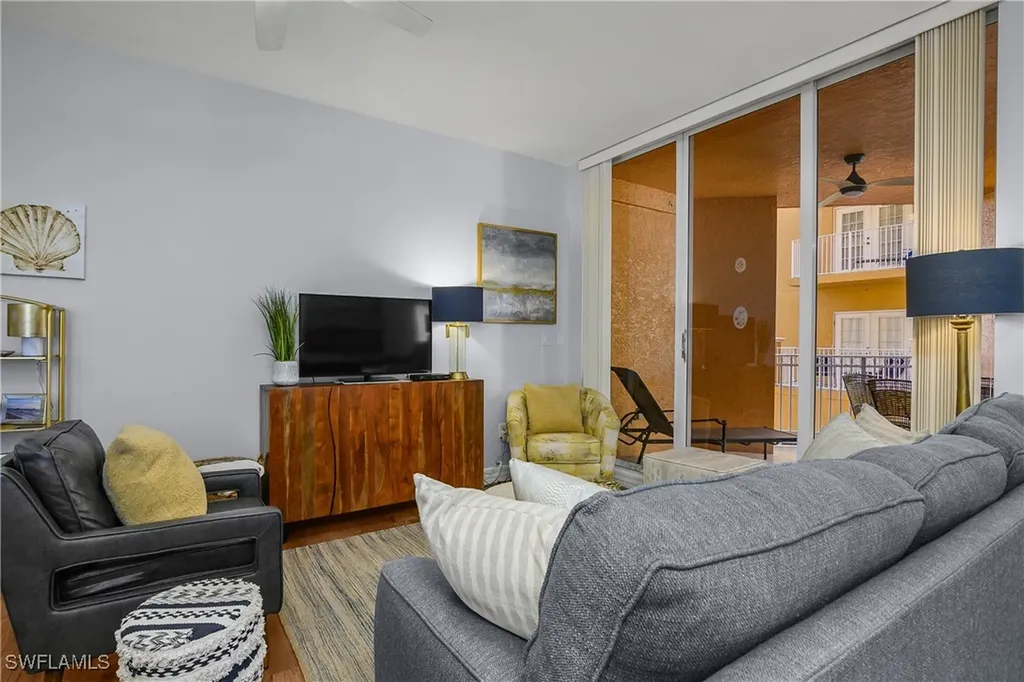 451 Bayfront Place Naples FL 34102