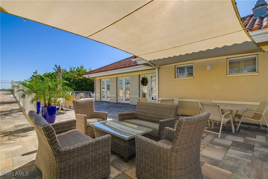 451 Bayfront Place Naples FL 34102