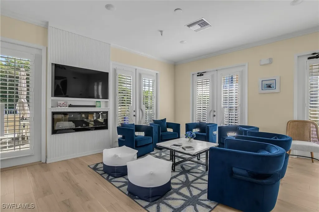 451 Bayfront Place Naples FL 34102