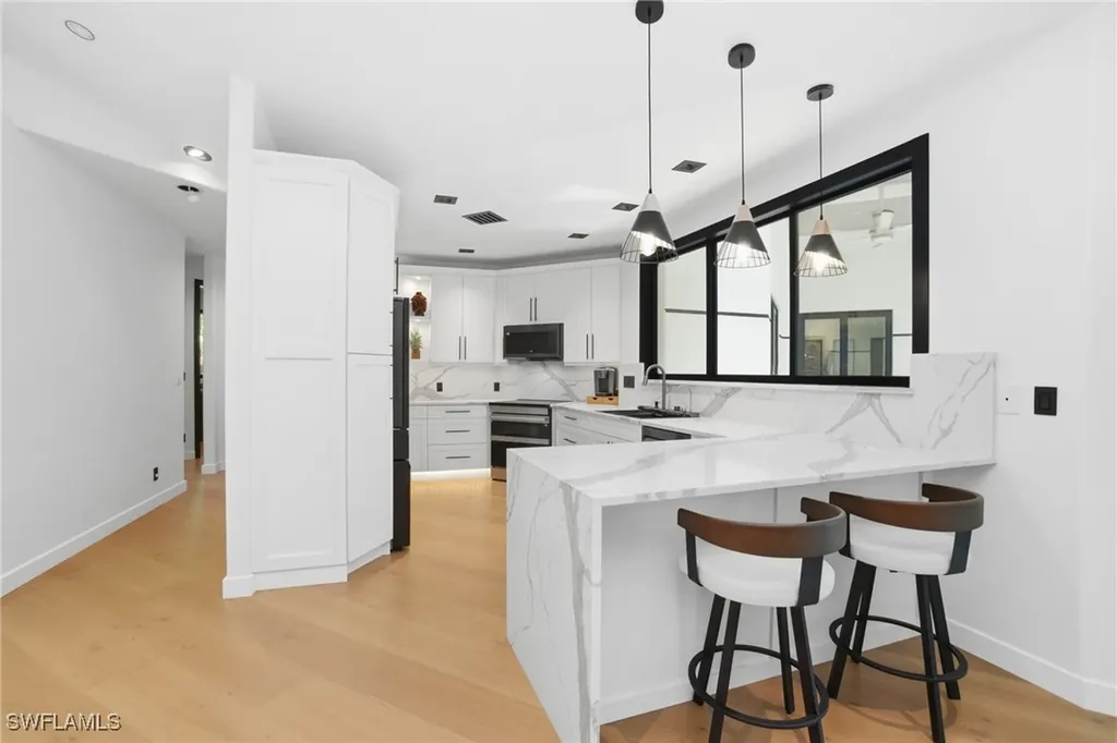 1506 Jewel Box Avenue Naples FL 34102