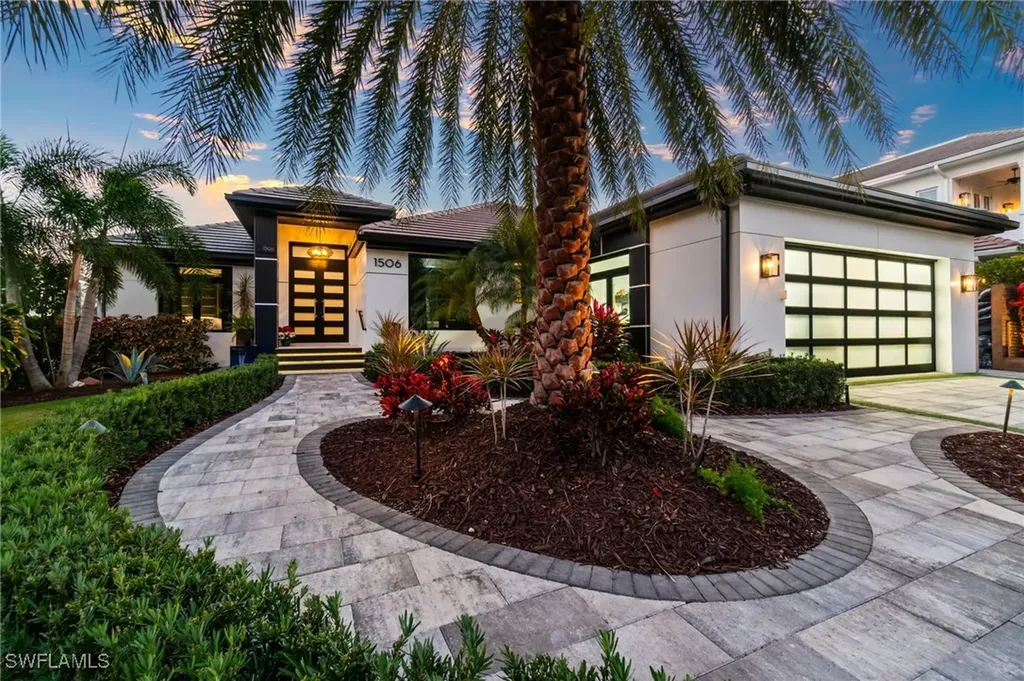 1506 Jewel Box Avenue Naples FL 34102