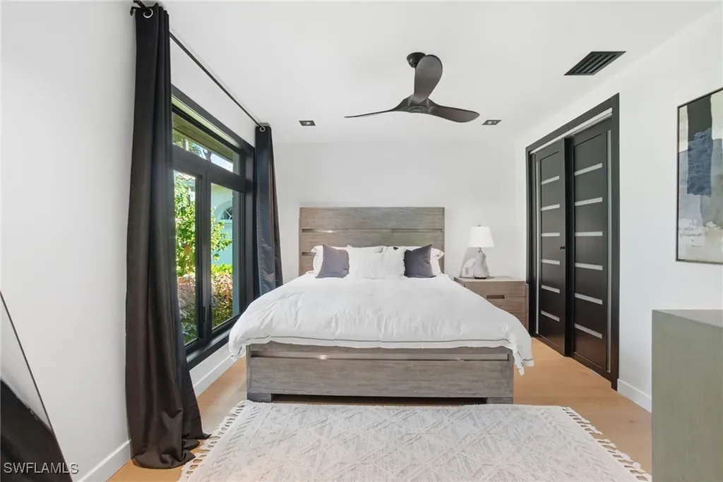 1506 Jewel Box Avenue Naples FL 34102