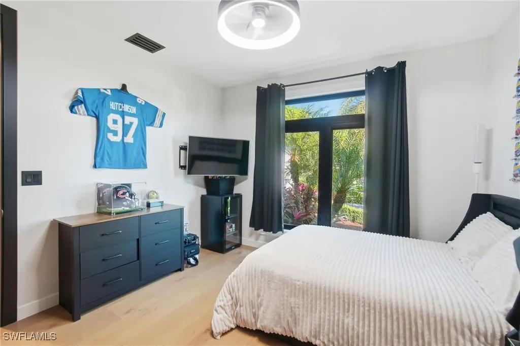 1506 Jewel Box Avenue Naples FL 34102