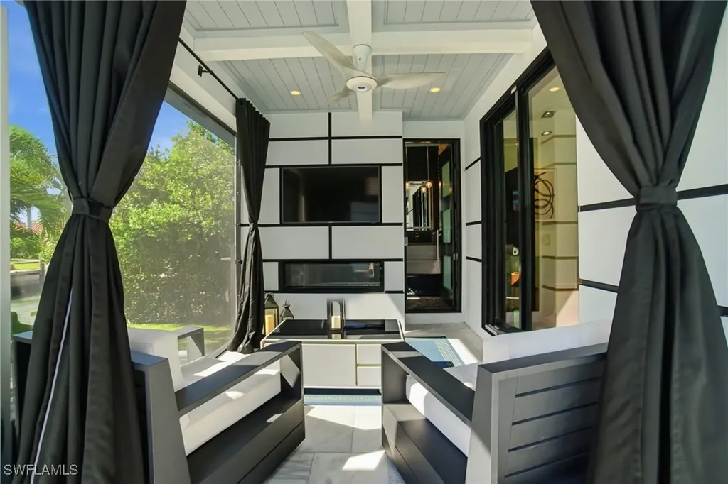 1506 Jewel Box Avenue Naples FL 34102