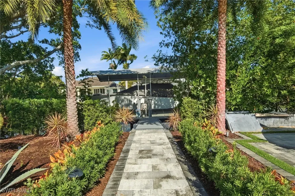 1506 Jewel Box Avenue Naples FL 34102