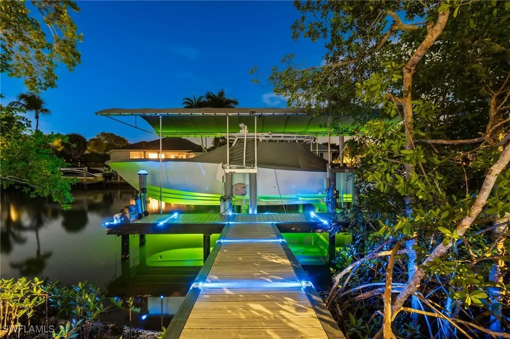 1506 Jewel Box Avenue Naples FL 34102