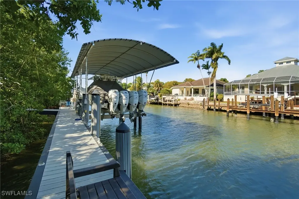1506 Jewel Box Avenue Naples FL 34102