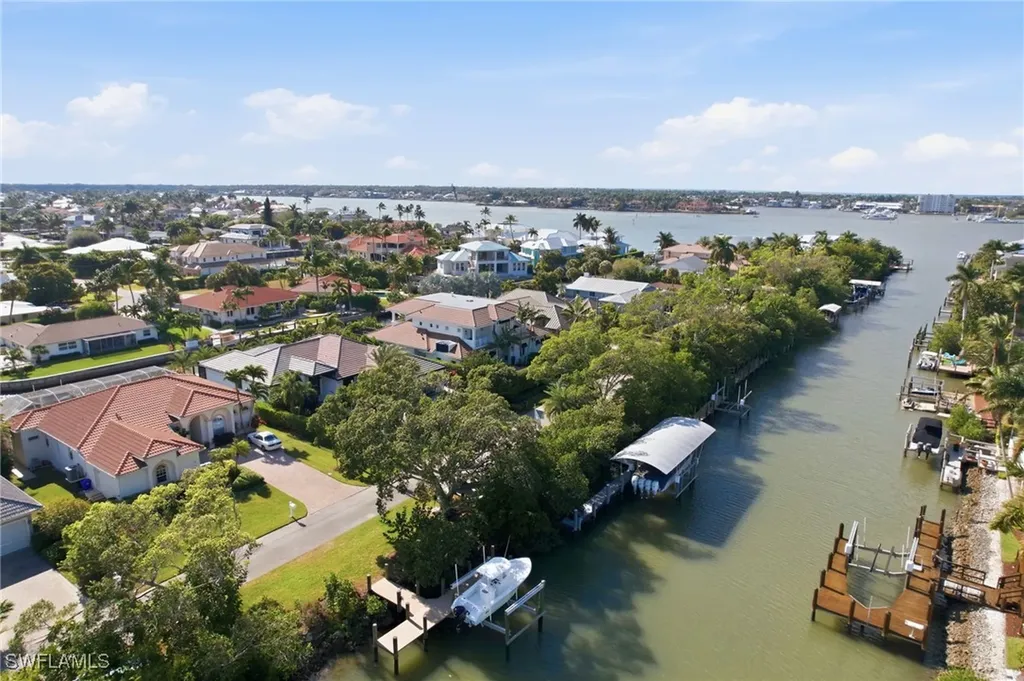 1506 Jewel Box Avenue Naples FL 34102