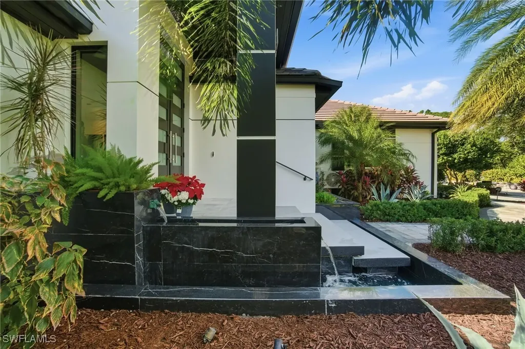 1506 Jewel Box Avenue Naples FL 34102