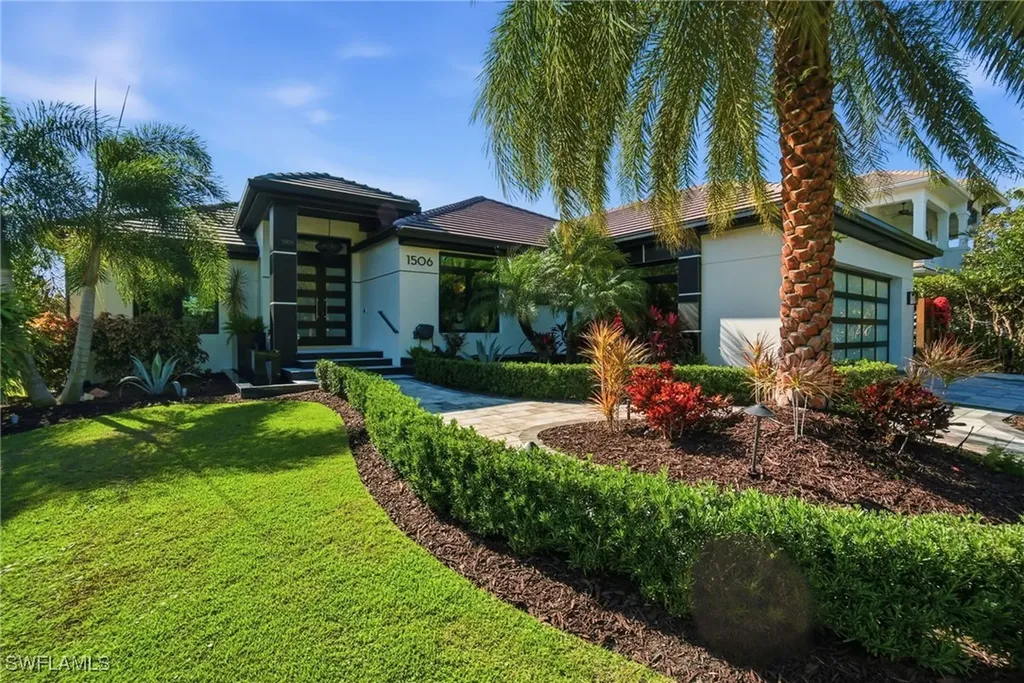1506 Jewel Box Avenue Naples FL 34102