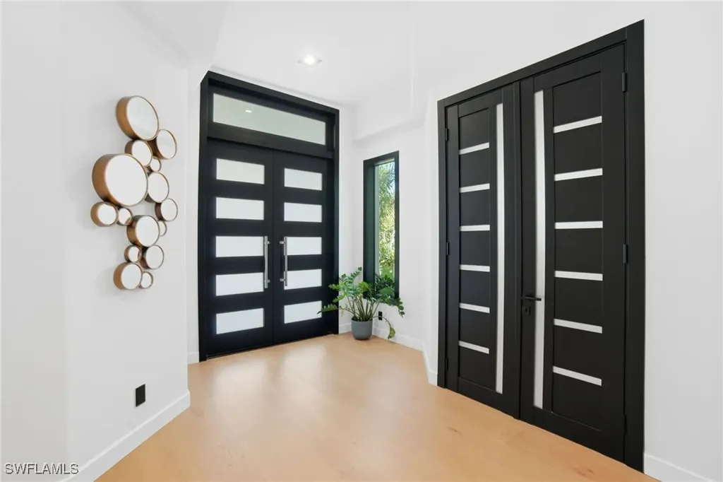 1506 Jewel Box Avenue Naples FL 34102
