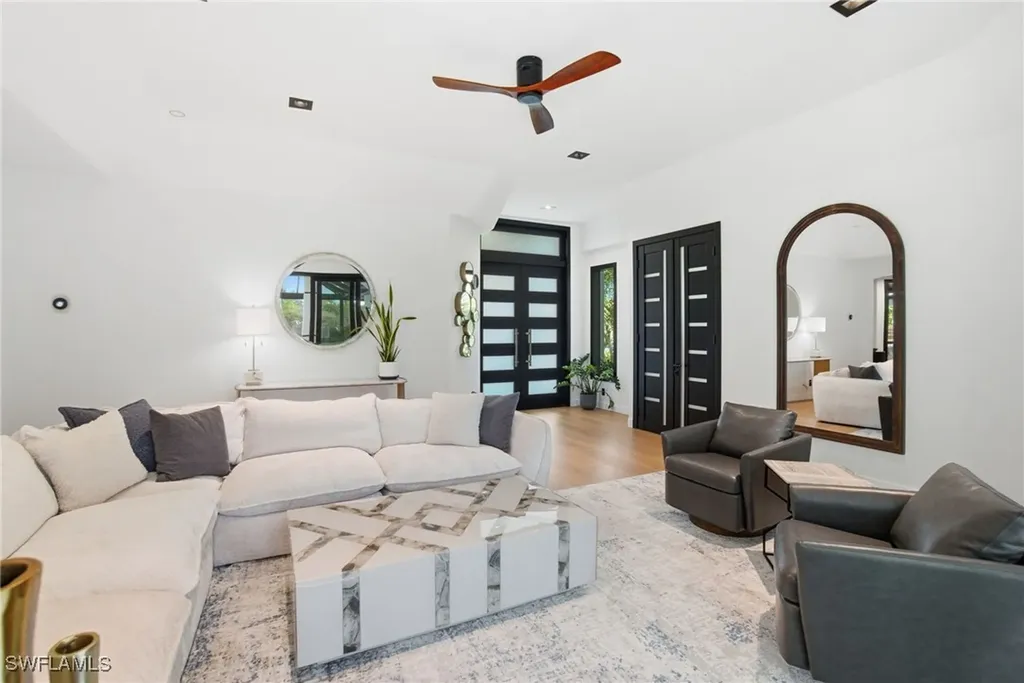 1506 Jewel Box Avenue Naples FL 34102