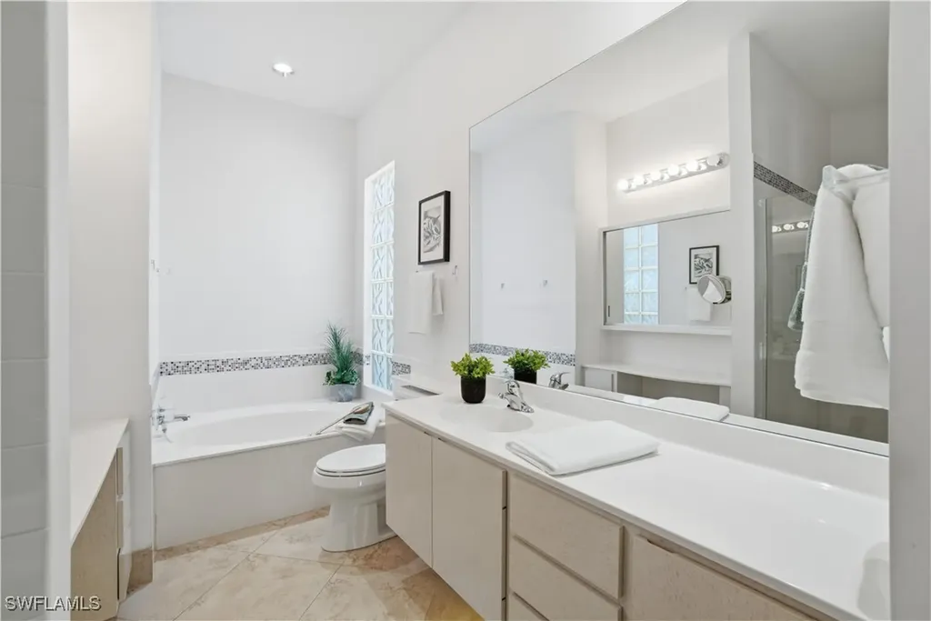 3221 Benicia Court Naples FL 34109