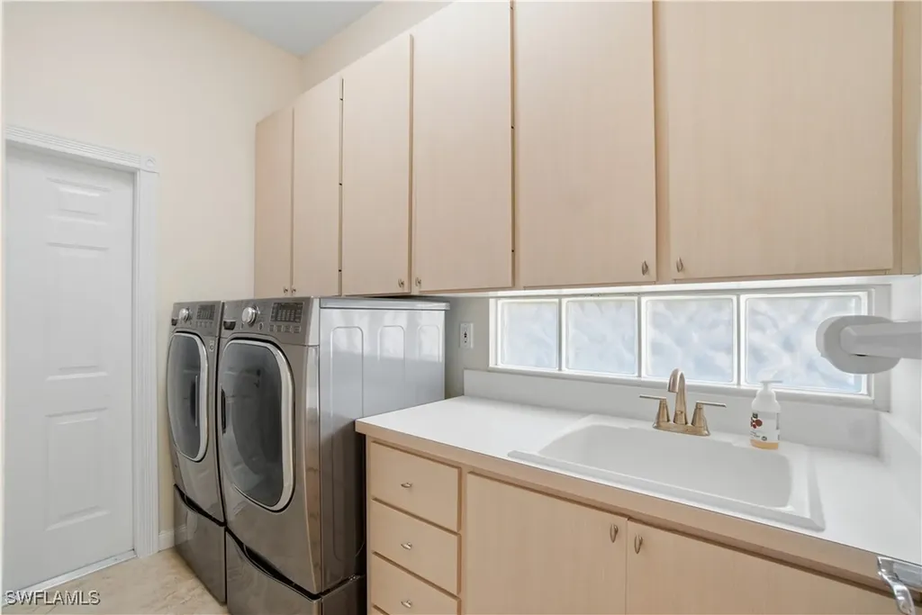 3221 Benicia Court Naples FL 34109