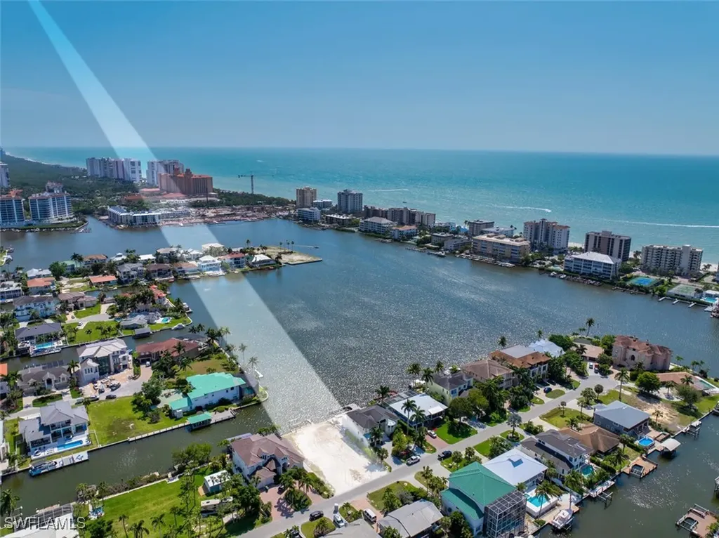 348 Lagoon Avenue Naples FL 34108