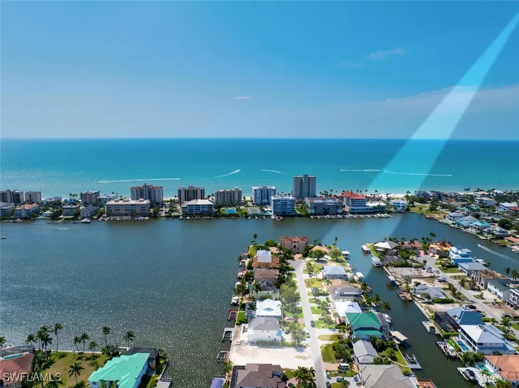 348 Lagoon Avenue Naples FL 34108