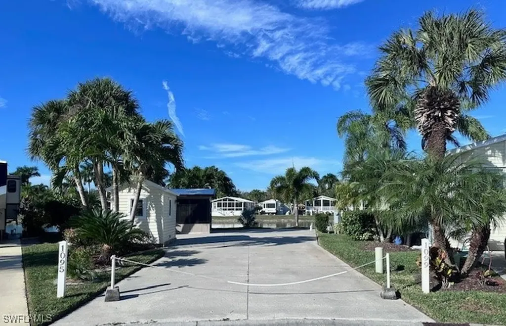 1099 Opal Lake Point Naples FL 34114