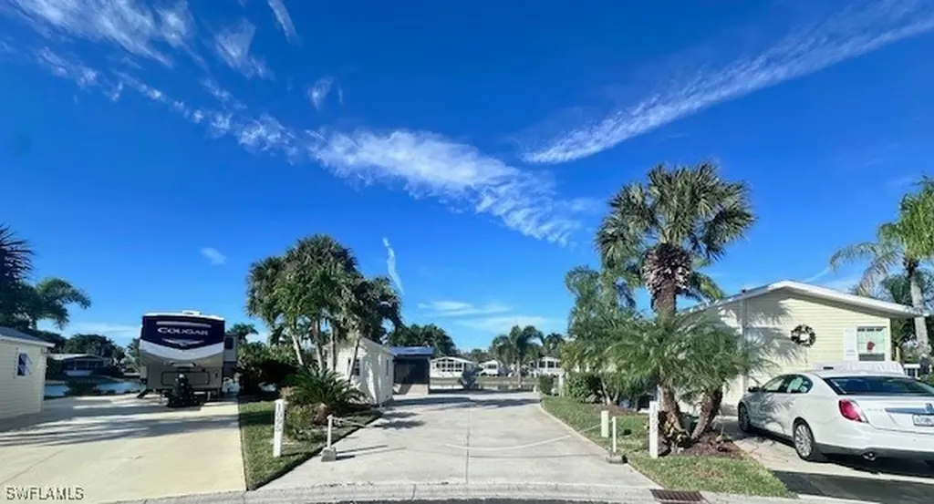 1099 Opal Lake Point Naples FL 34114