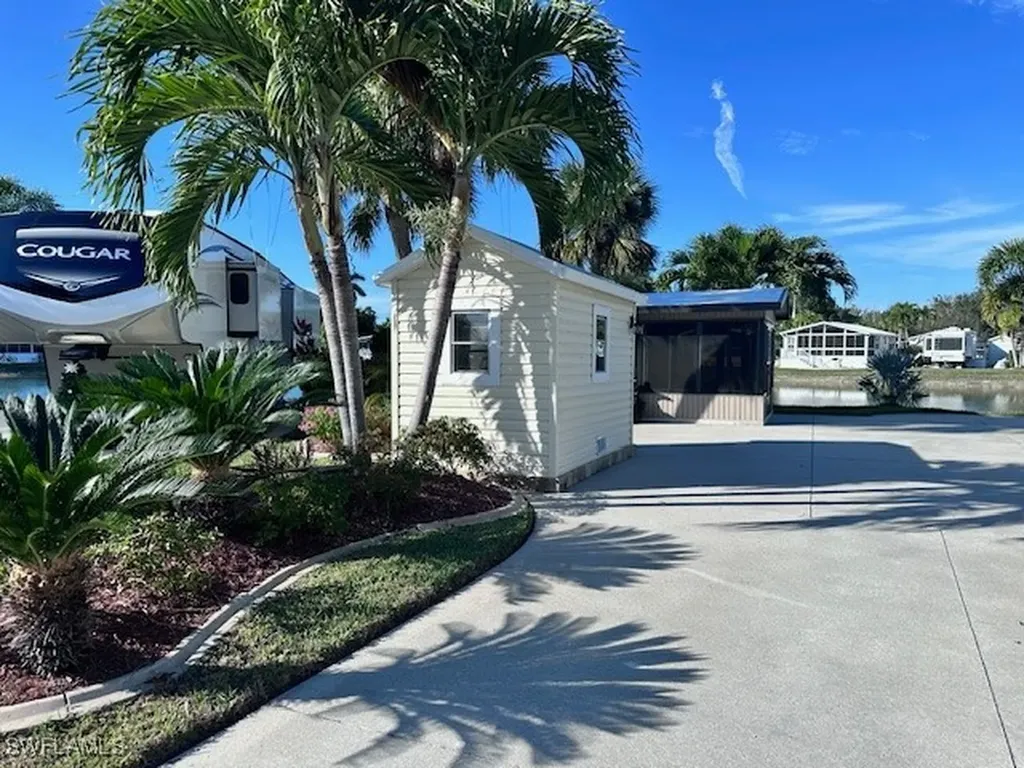 1099 Opal Lake Point Naples FL 34114