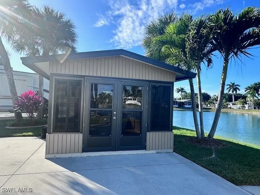 1099 Opal Lake Point Naples FL 34114