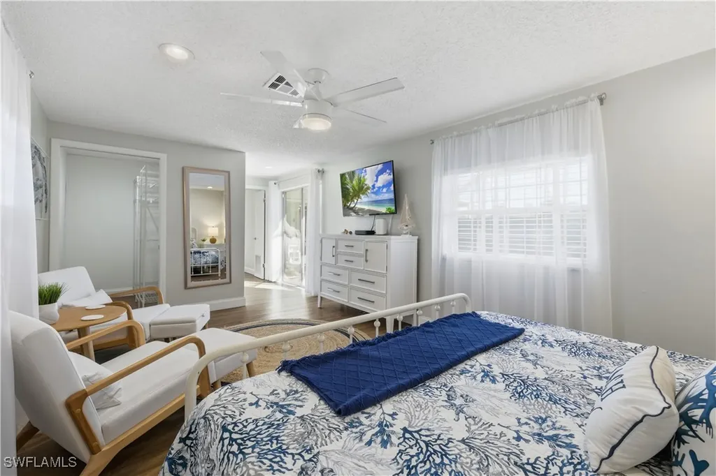 4690 Parrot Avenue Naples FL 34104