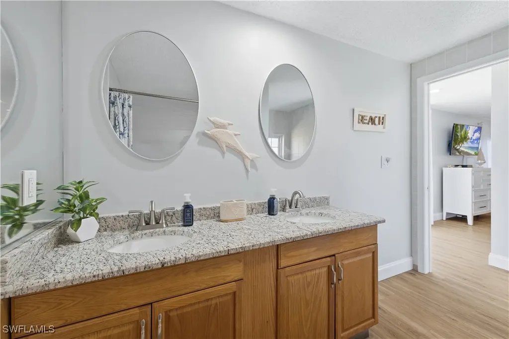 4690 Parrot Avenue Naples FL 34104