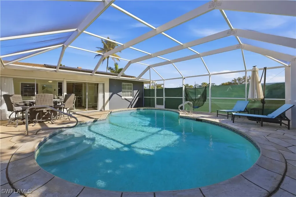4690 Parrot Avenue Naples FL 34104