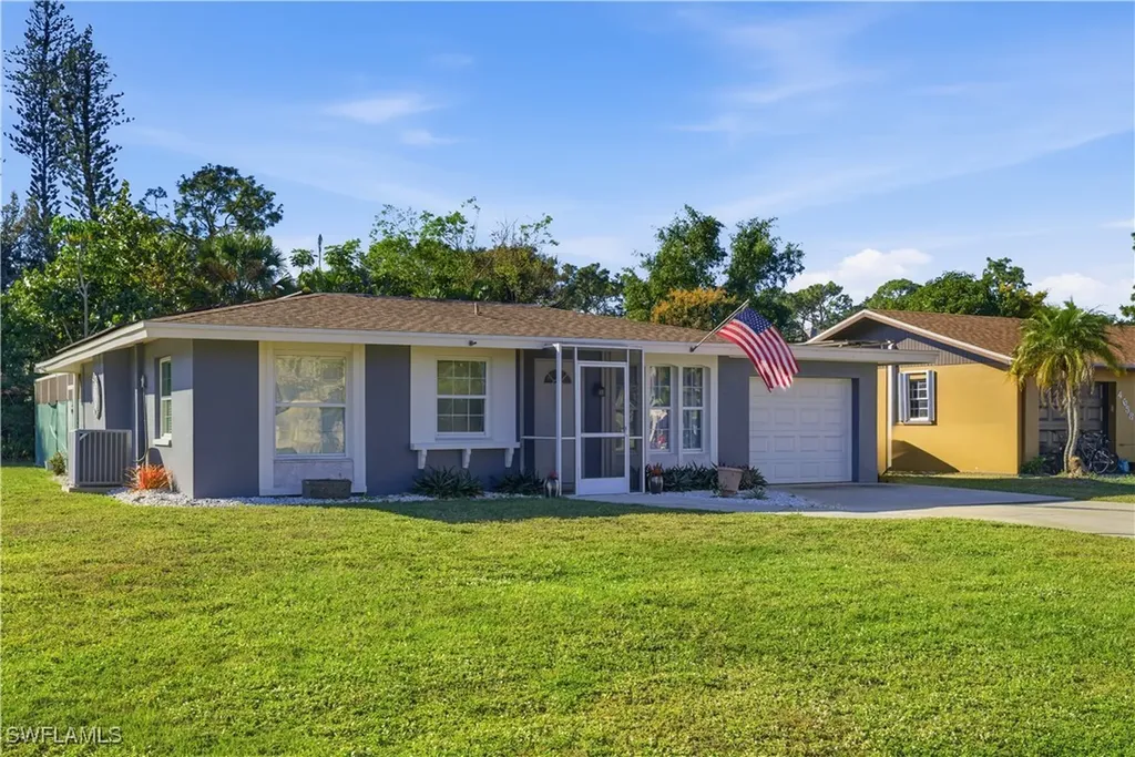 4690 Parrot Avenue Naples FL 34104
