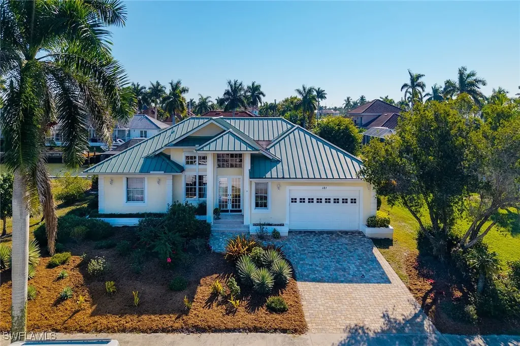 Marco Island FL, 121 Channel Court