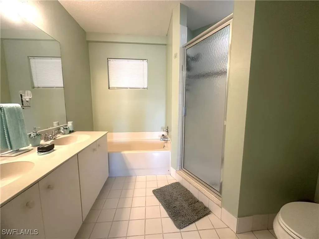 6880 Huntington Lakes Circle Naples FL 34119