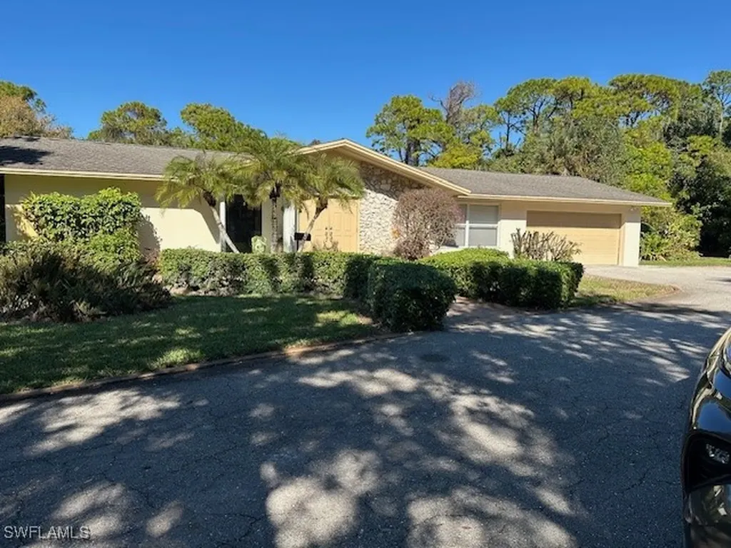 1261 Pine Ridge Road Naples FL 34108