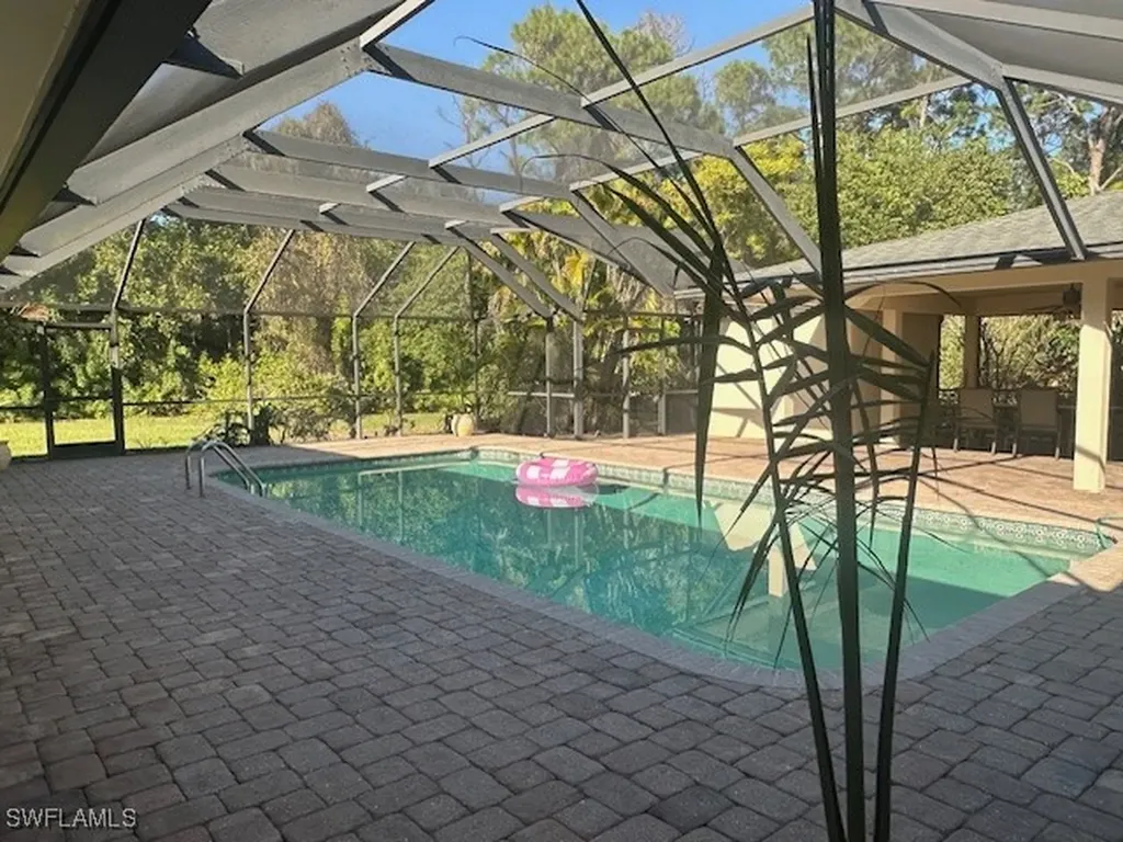 1261 Pine Ridge Road Naples FL 34108