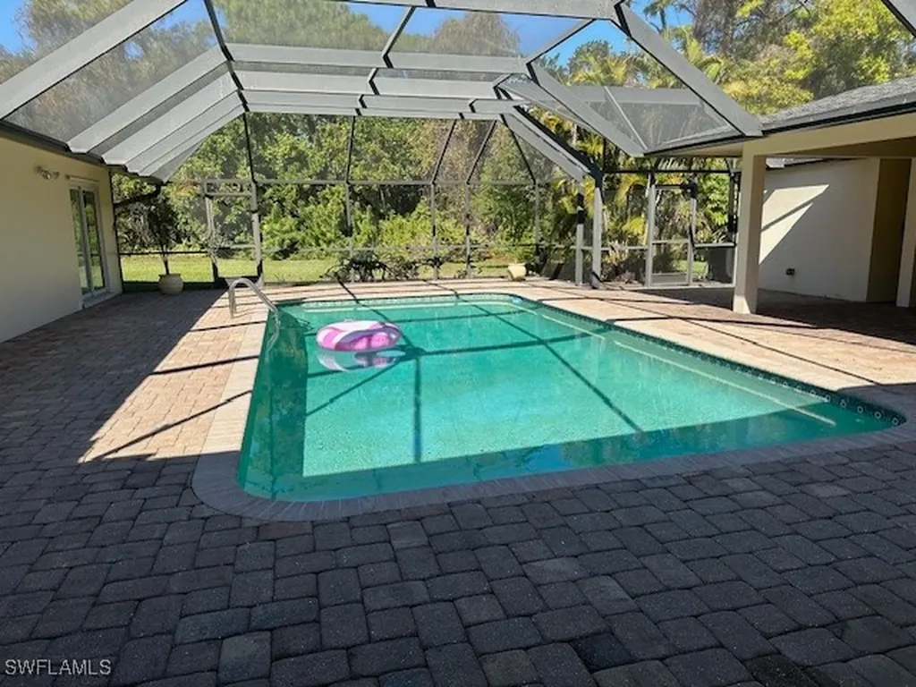 1261 Pine Ridge Road Naples FL 34108