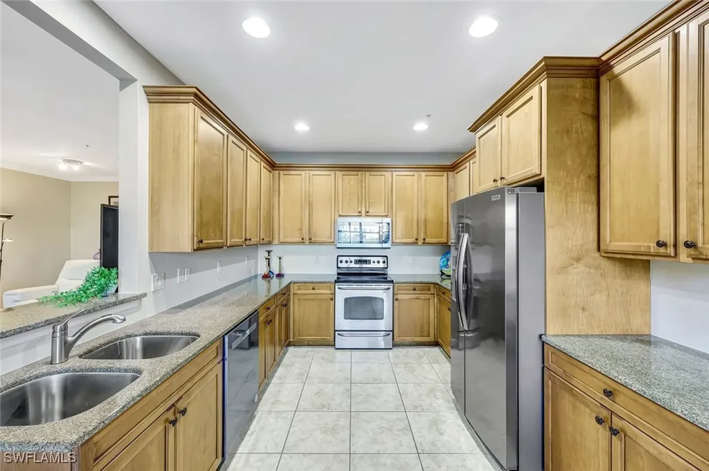 18921 Bay Woods Lake Drive Fort Myers FL 33908