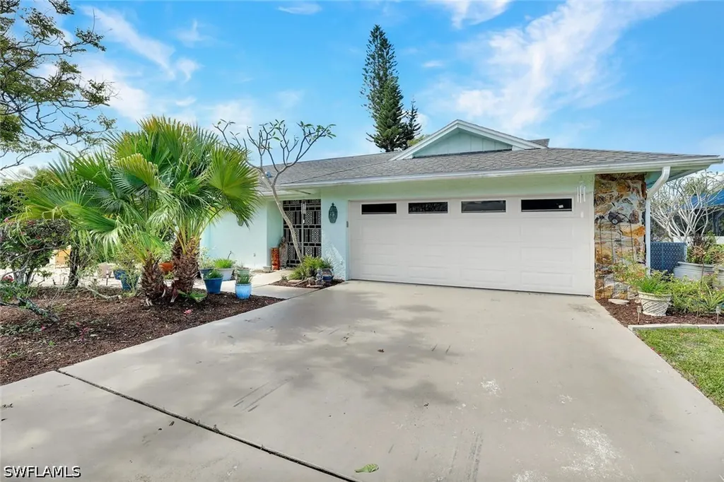 208 Baltusrol Drive Naples FL 34113