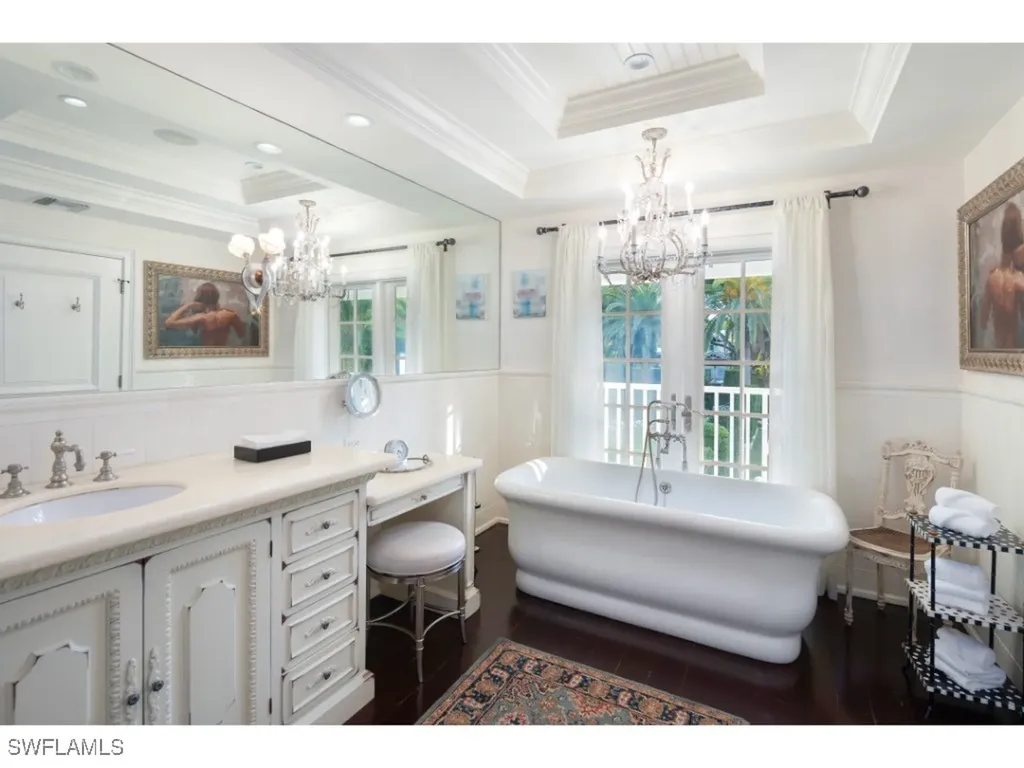 247 6th Street N Naples FL 34102