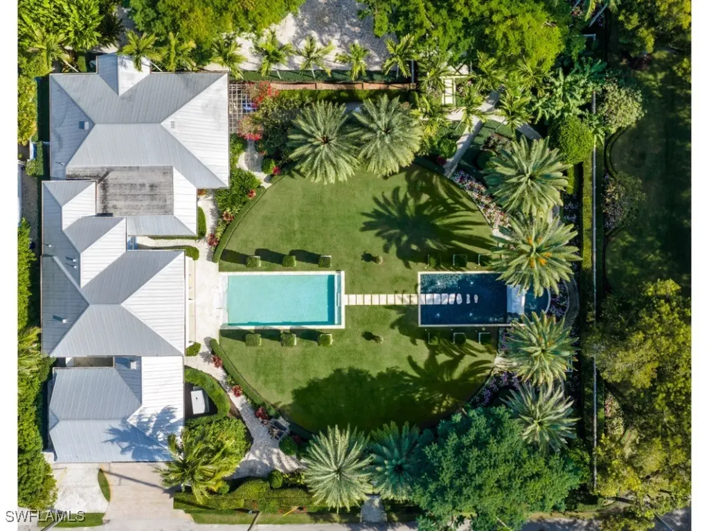 247 6th Street N Naples FL 34102
