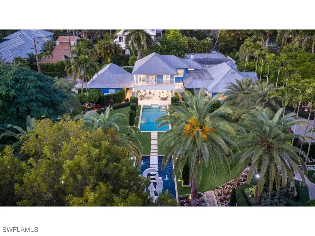 247 6th Street N Naples FL 34102