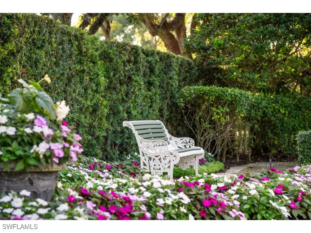 247 6th Street N Naples FL 34102