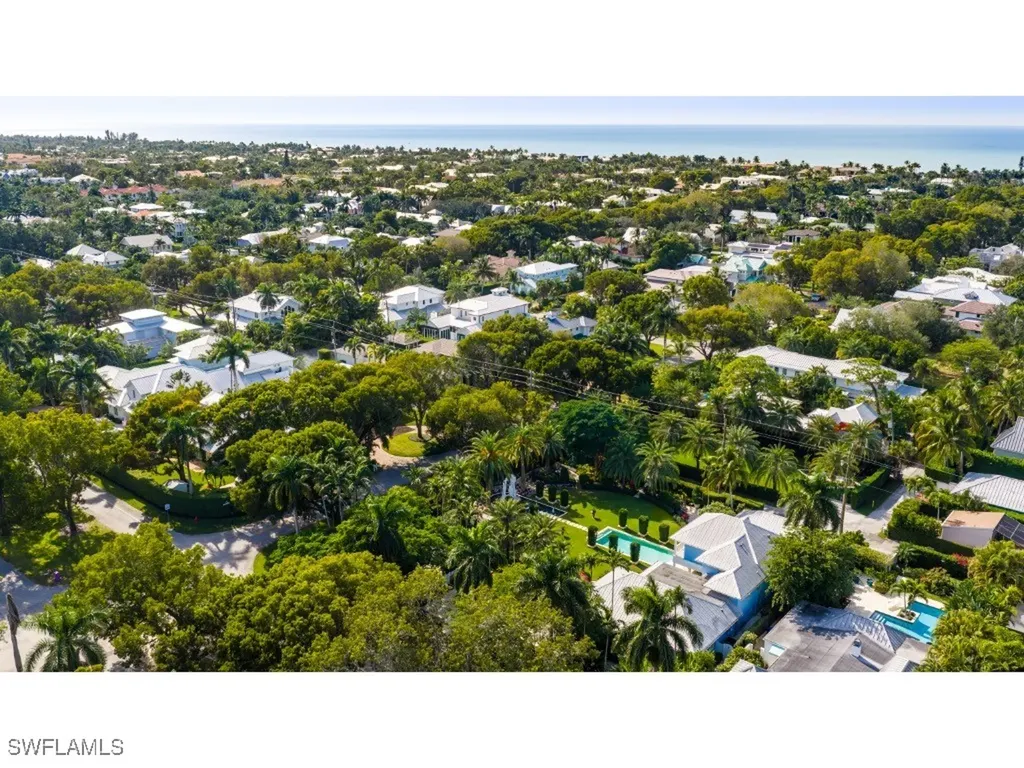 247 6th Street N Naples FL 34102