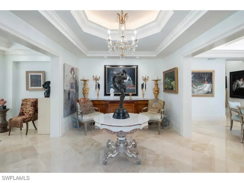 247 6th Street N Naples FL 34102